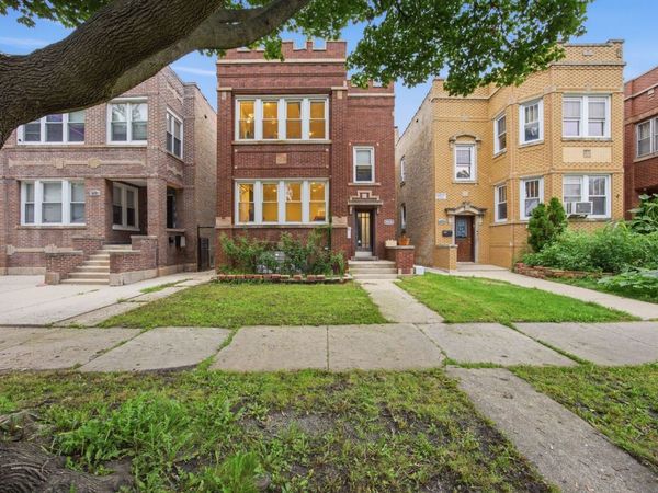 4836 W Barry Avenue , Chicago, IL 60641