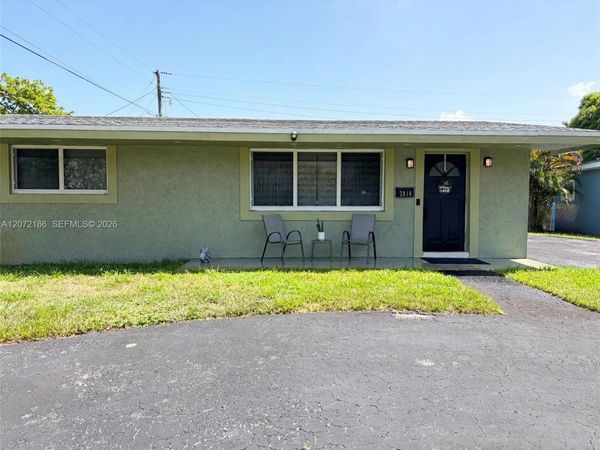 7810 NW 11th Ct, Pembroke Pines, FL 33024