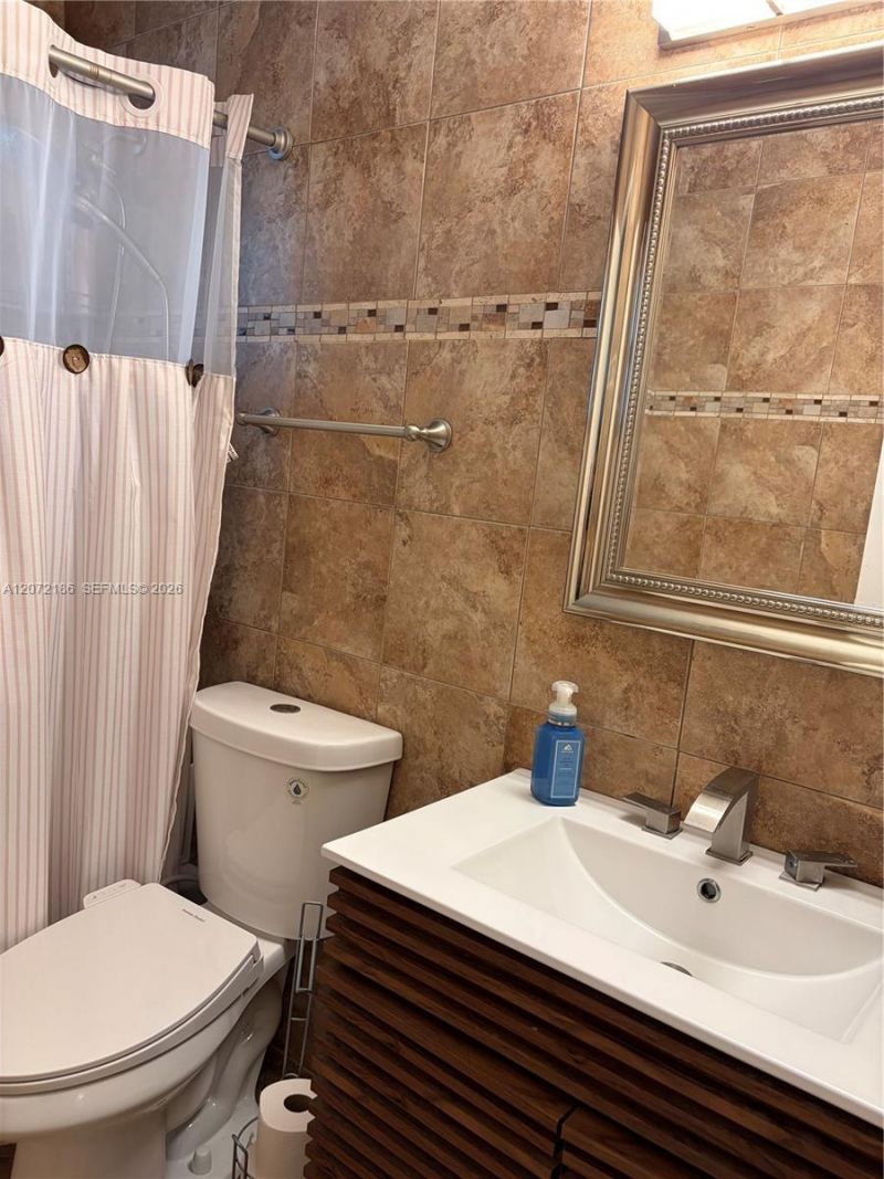 7810 NW 11th Ct , Pembroke Pines, FL 33024 Photo
