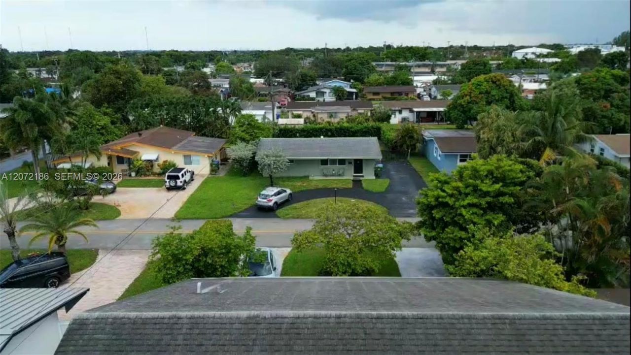 7810 NW 11th Ct , Pembroke Pines, FL 33024 Photo