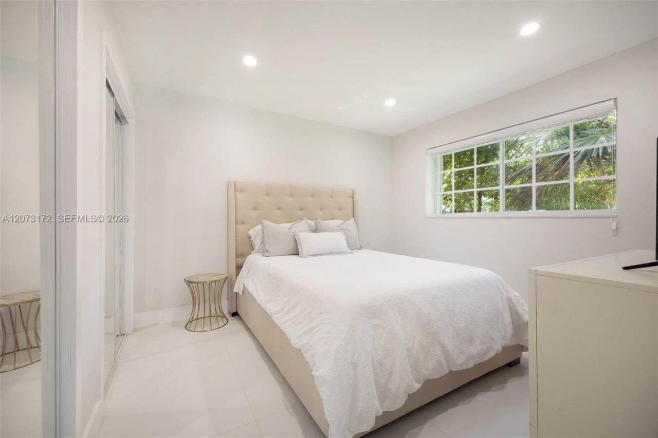 406 Miller Rd , Coral Gables, FL 33146 Photo