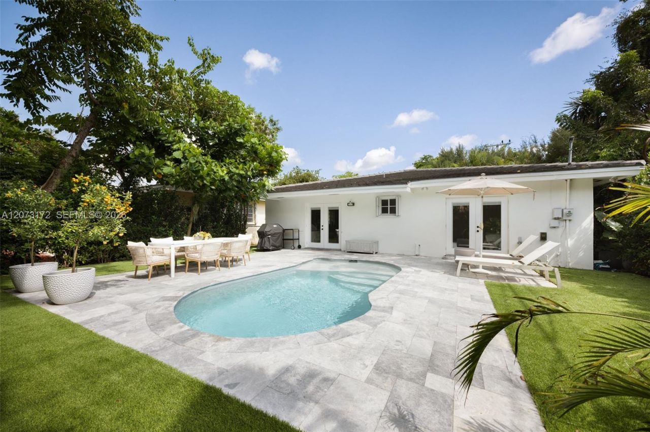 406 Miller Rd , Coral Gables, FL 33146 Photo