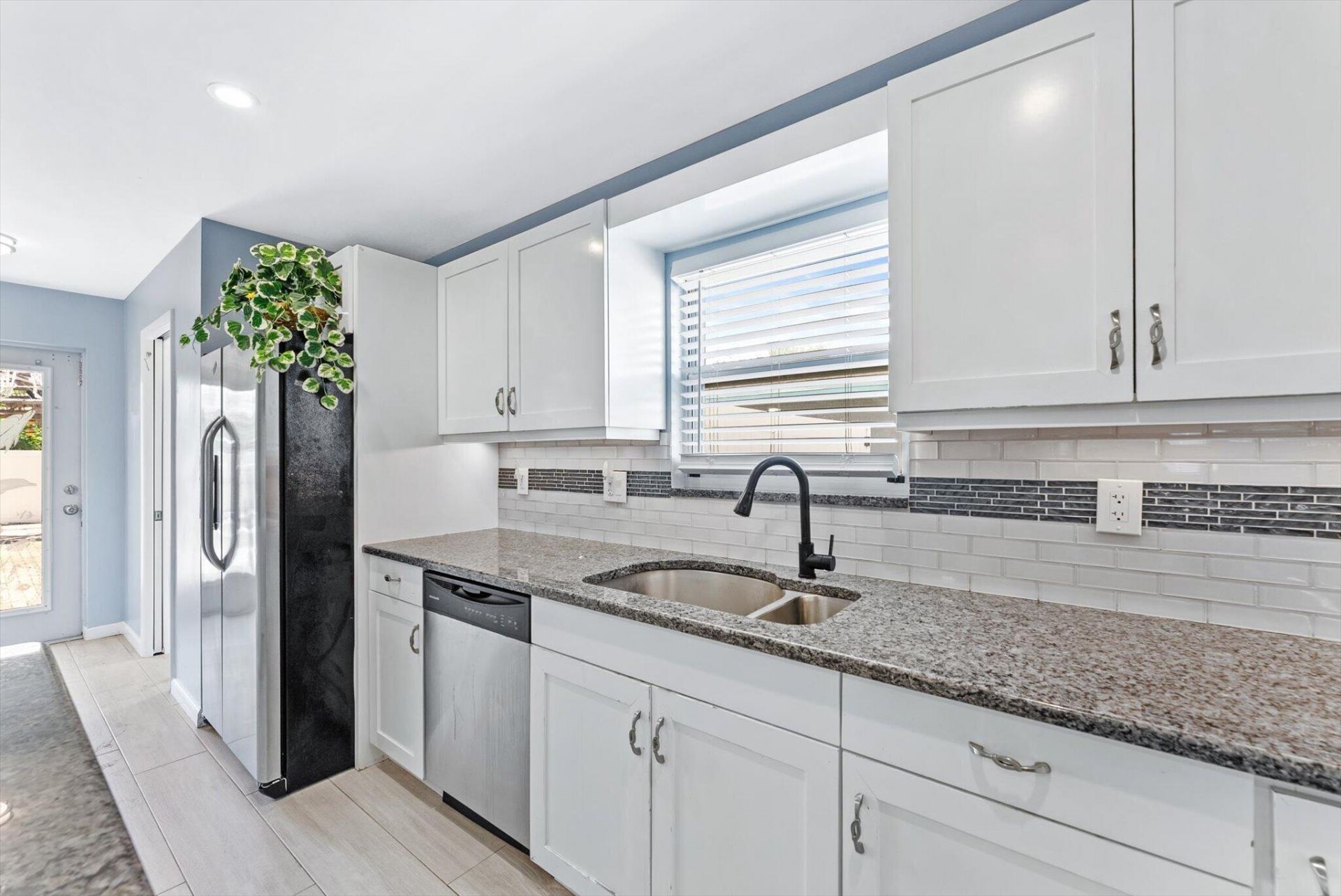 708 Hillcrest Boulevard, West Palm Beach, FL 33405 Photo