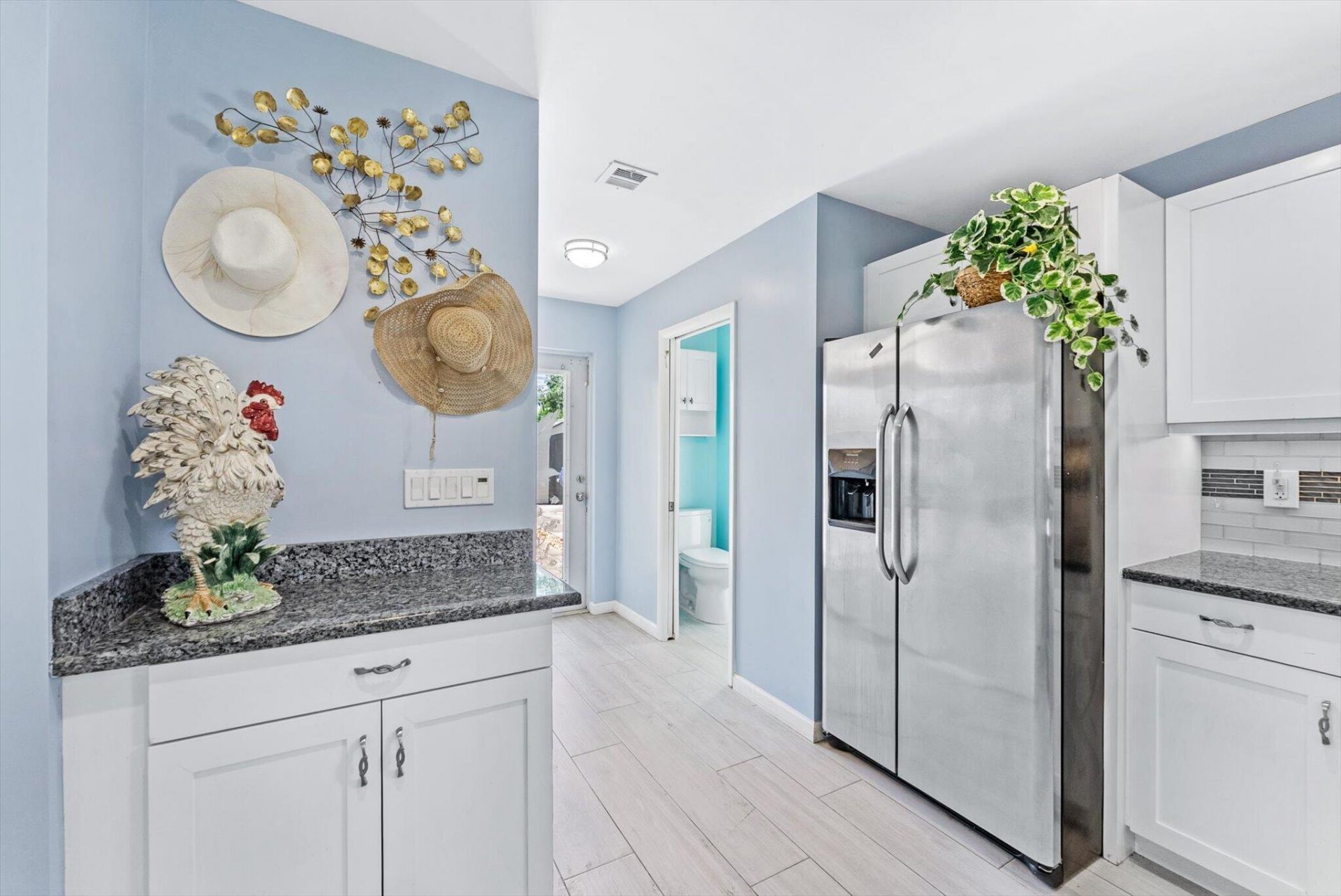 708 Hillcrest Boulevard, West Palm Beach, FL 33405 Photo