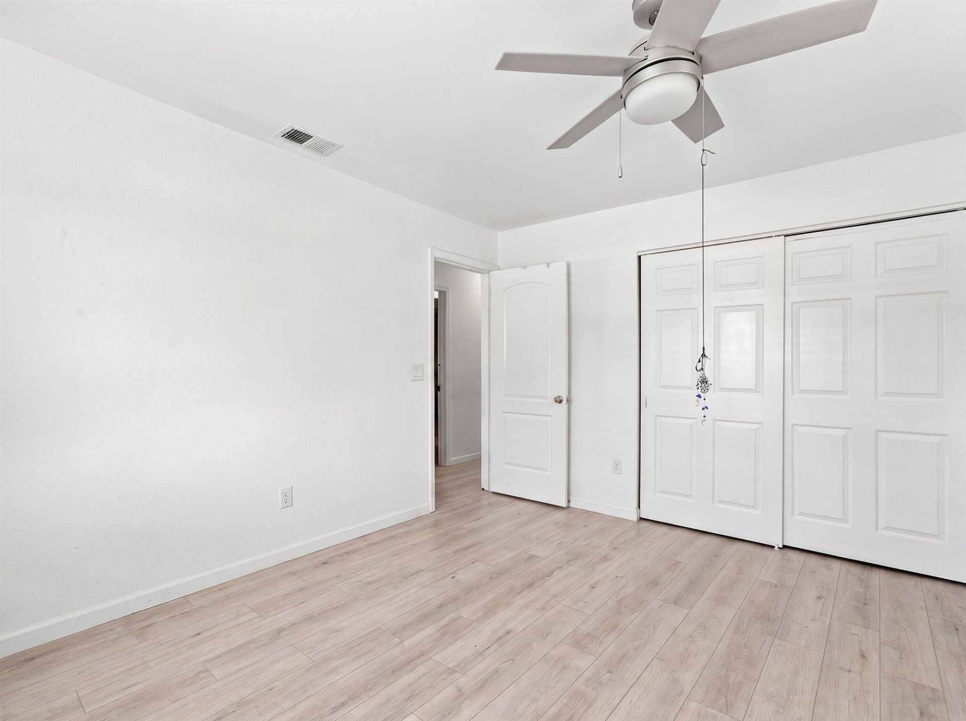 708 Hillcrest Boulevard, West Palm Beach, FL 33405 Photo