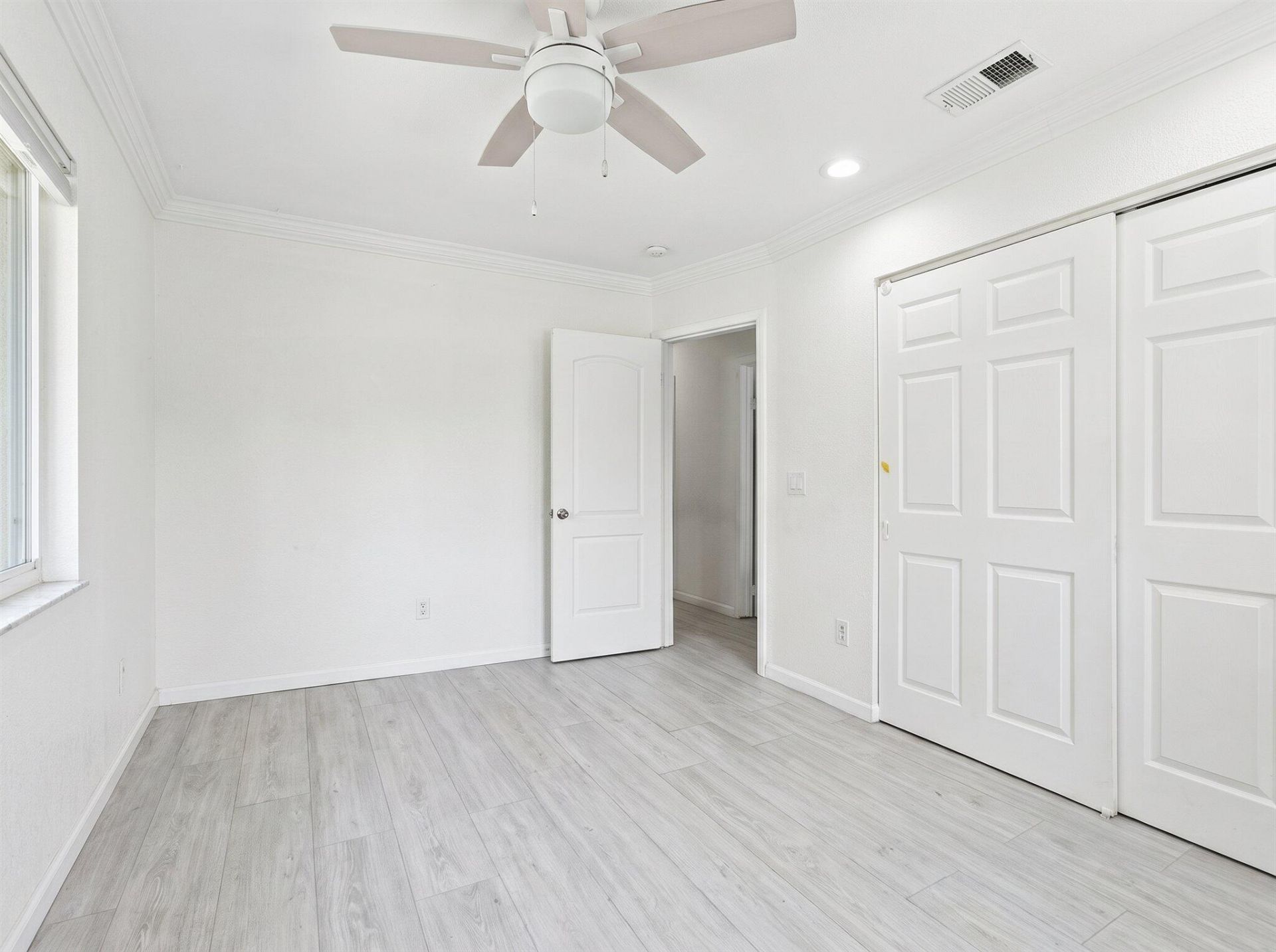 708 Hillcrest Boulevard, West Palm Beach, FL 33405 Photo