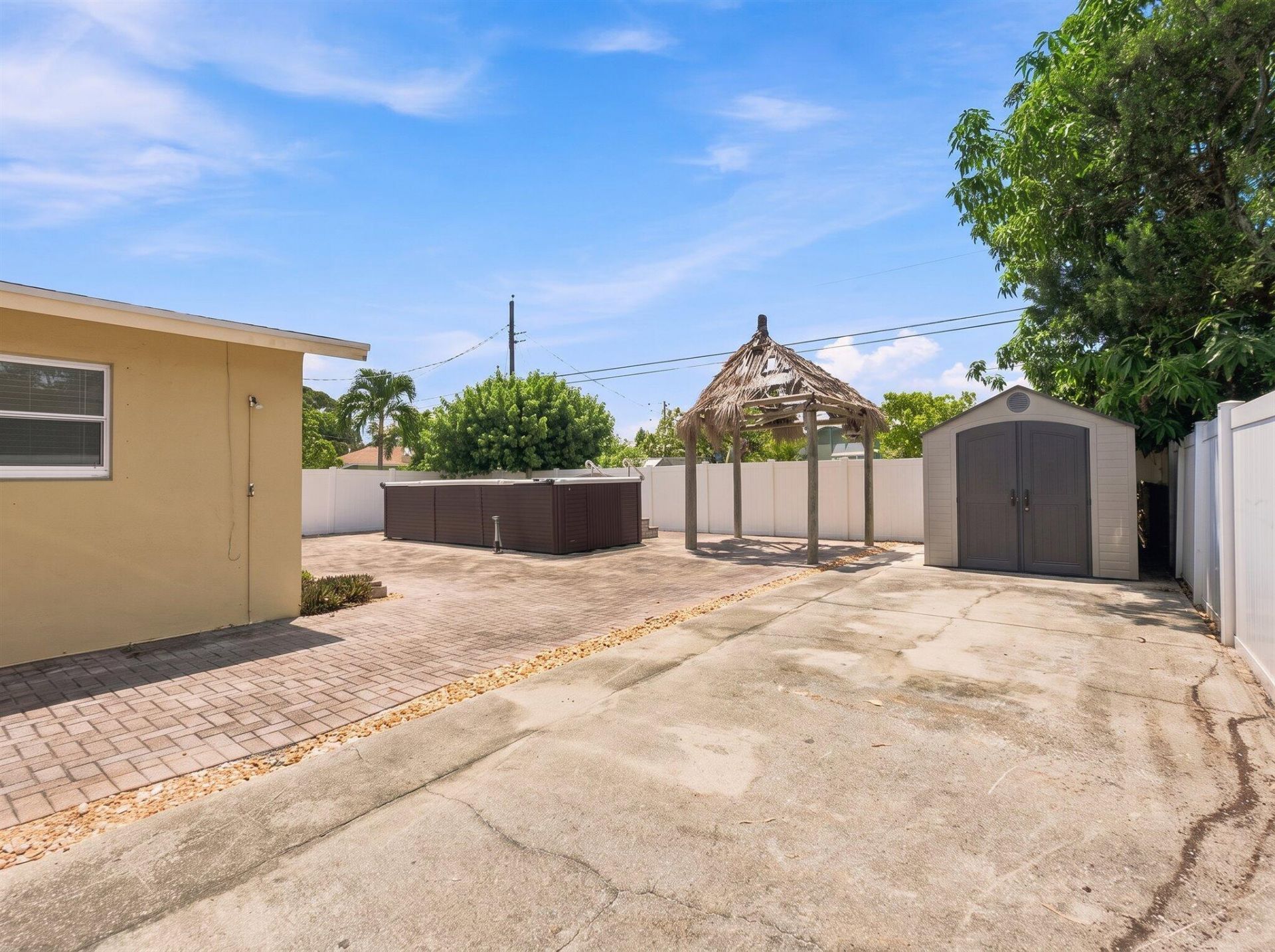 708 Hillcrest Boulevard, West Palm Beach, FL 33405 Photo