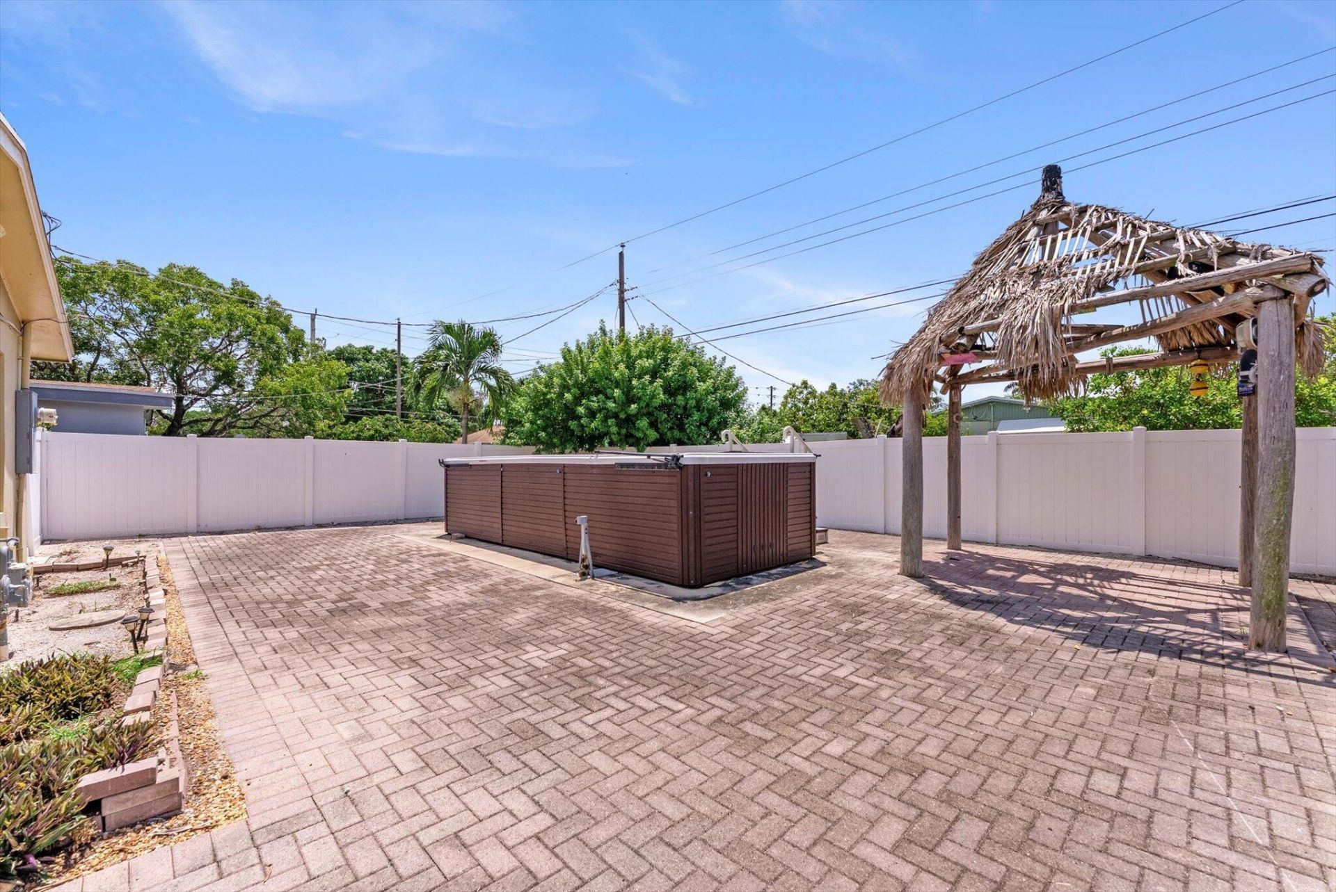 708 Hillcrest Boulevard, West Palm Beach, FL 33405 Photo