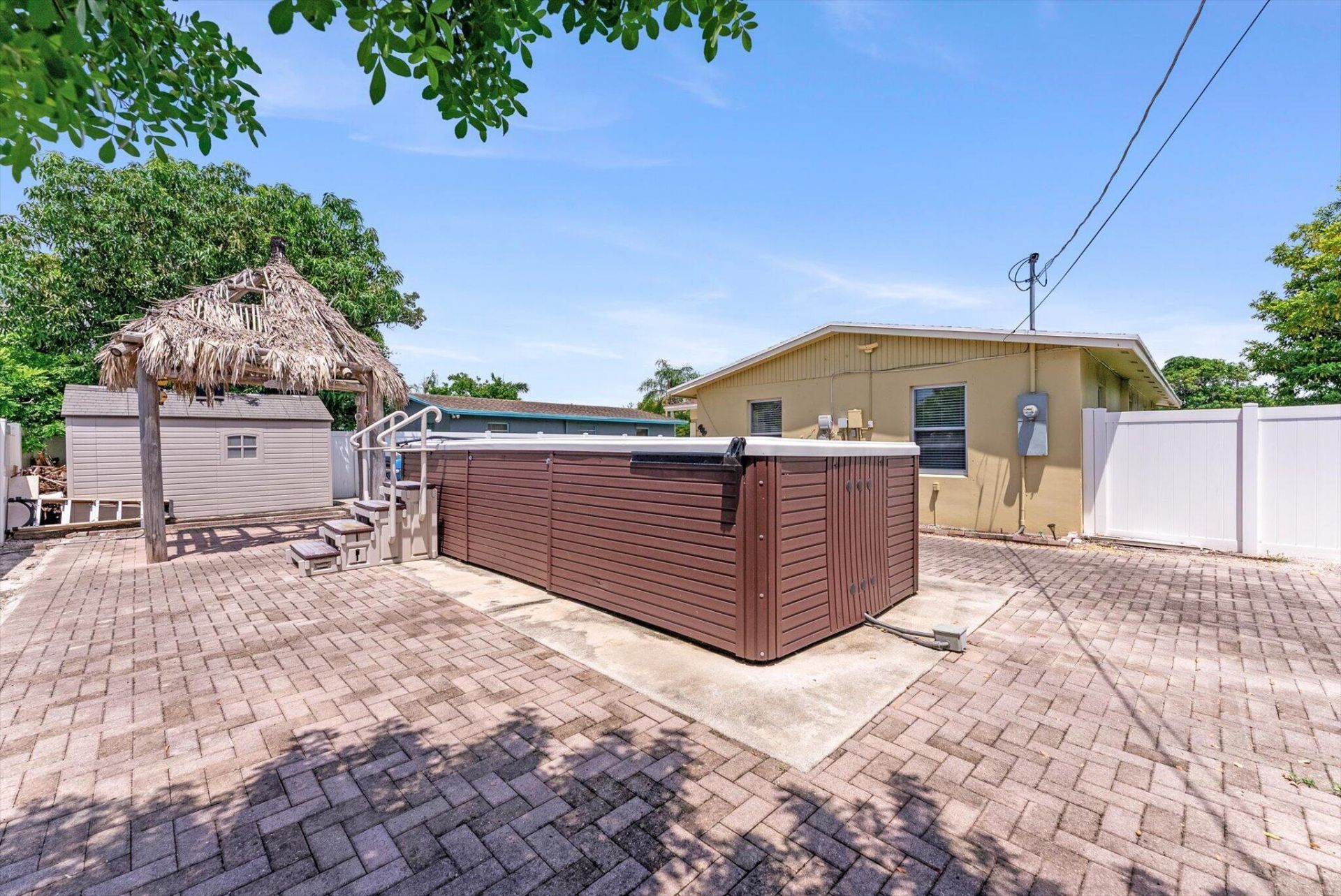 708 Hillcrest Boulevard, West Palm Beach, FL 33405 Photo