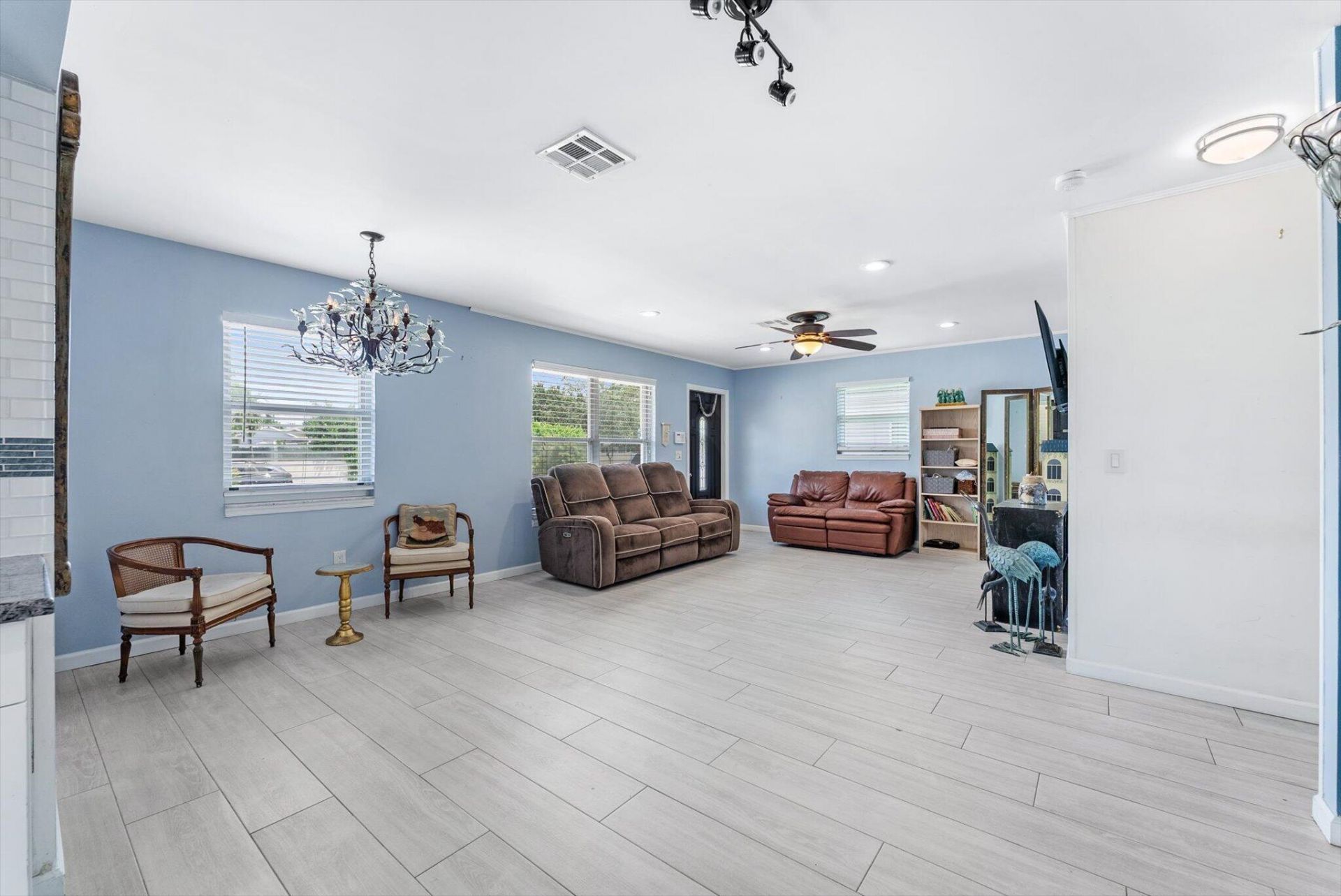 708 Hillcrest Boulevard, West Palm Beach, FL 33405 Photo