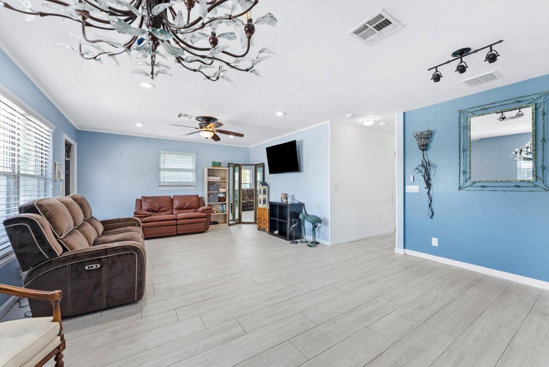 708 Hillcrest Boulevard, West Palm Beach, FL 33405 Photo