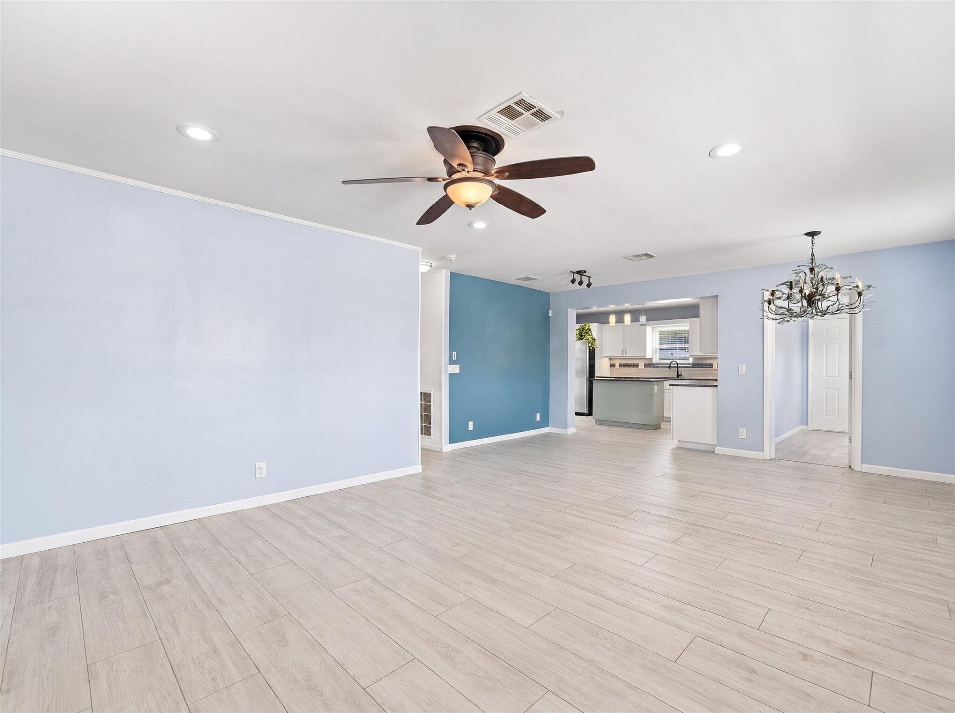 708 Hillcrest Boulevard, West Palm Beach, FL 33405 Photo