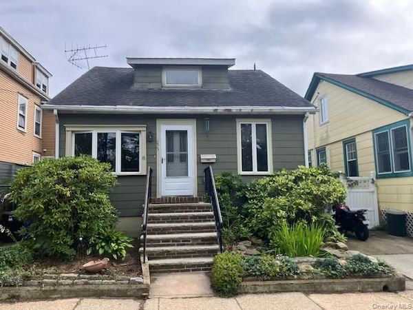 233 8th Avenue , Sea Cliff, NY 11579