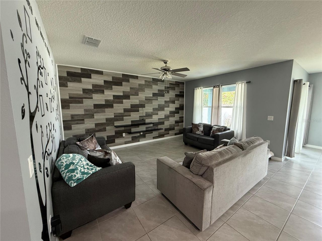 635 Autumn Stream Drive , Auburndale, FL 33823 Photo