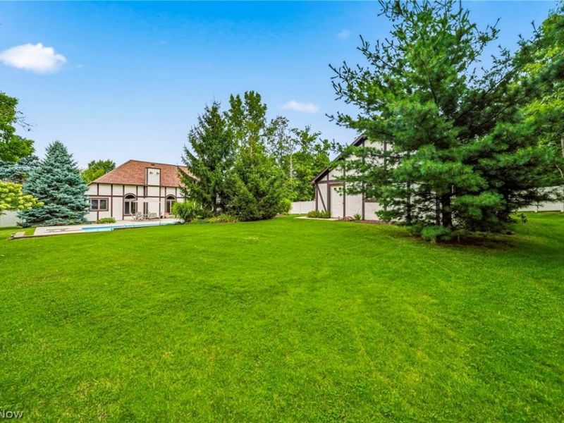 10160 Hobby Horse Lane , Mentor, OH 44060 Photo 6