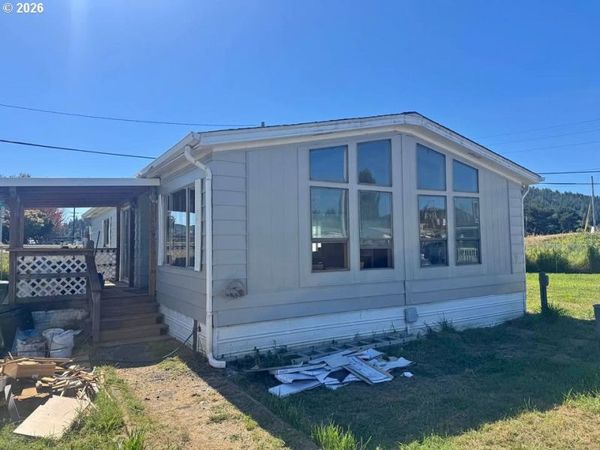 1000 N 8TH ST, Reedsport, OR 97467