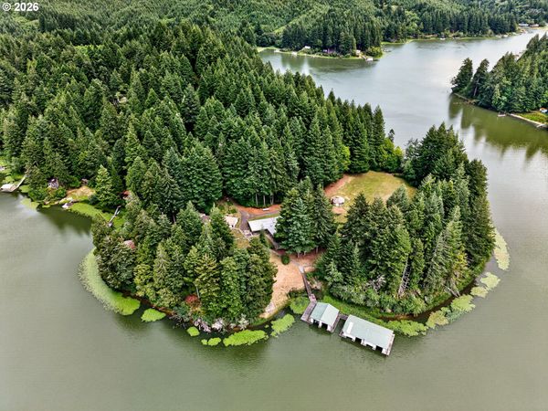 1190 N Tenmile Lake, Lakeside, OR 97449