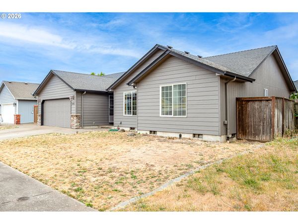 572 ROYAL TERN AVE, Halsey, OR 97348