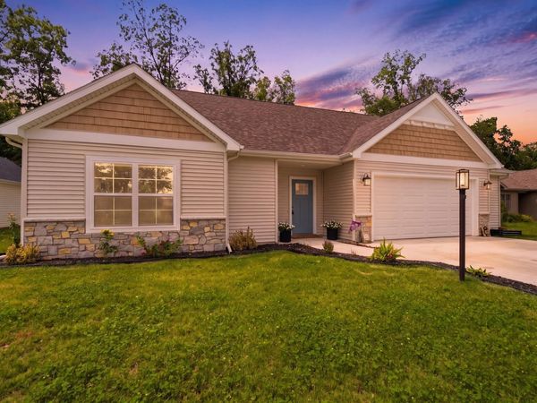 558 S Valley River Drive, Columbia City, IN 46725