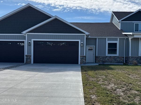 190 E Bridge Road , Northwood, OH 43619