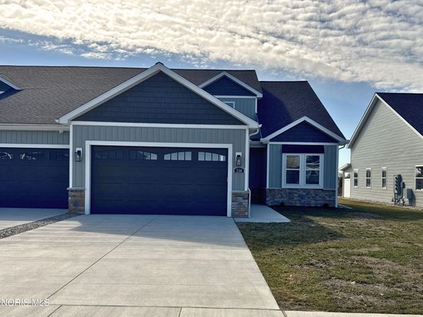 182 E Bridge Road , Northwood, OH 43619