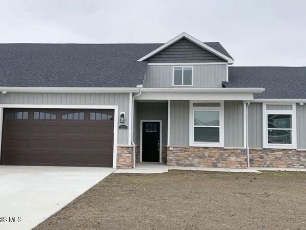 192 E Bridge Road , Northwood, OH 43619