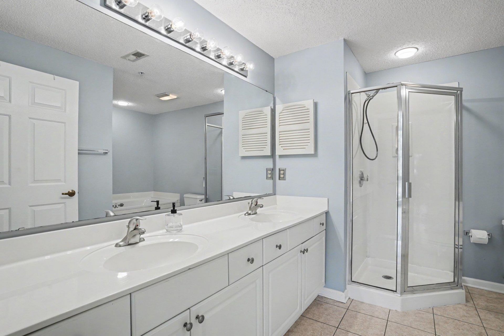 1551 Spinnaker Dr. Photo 14