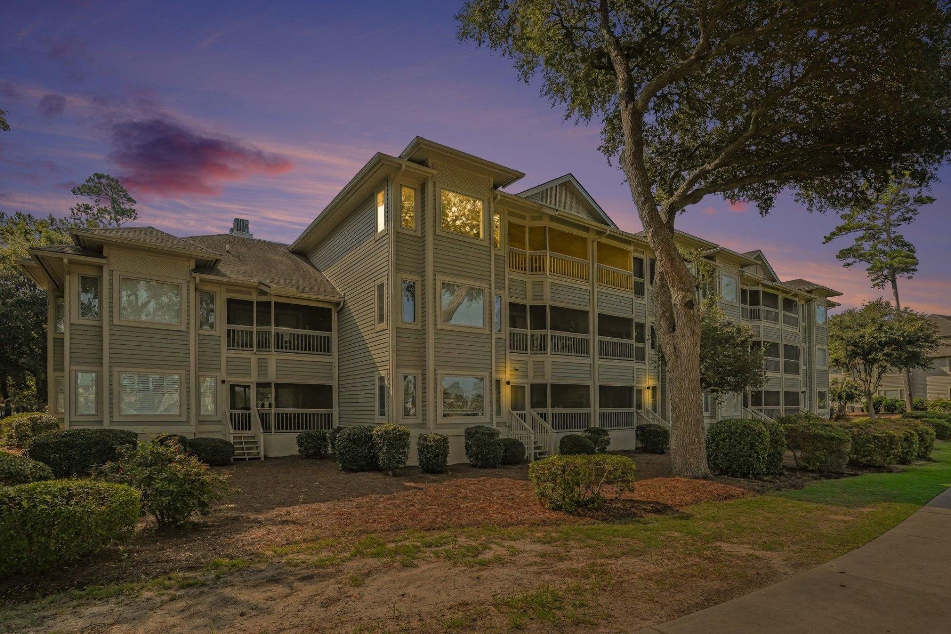 1551 Spinnaker Dr. Photo 26
