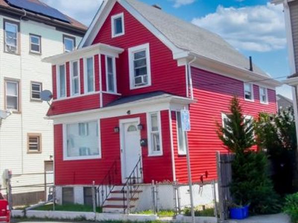 90 Hemlock St, New Bedford, MA 02740