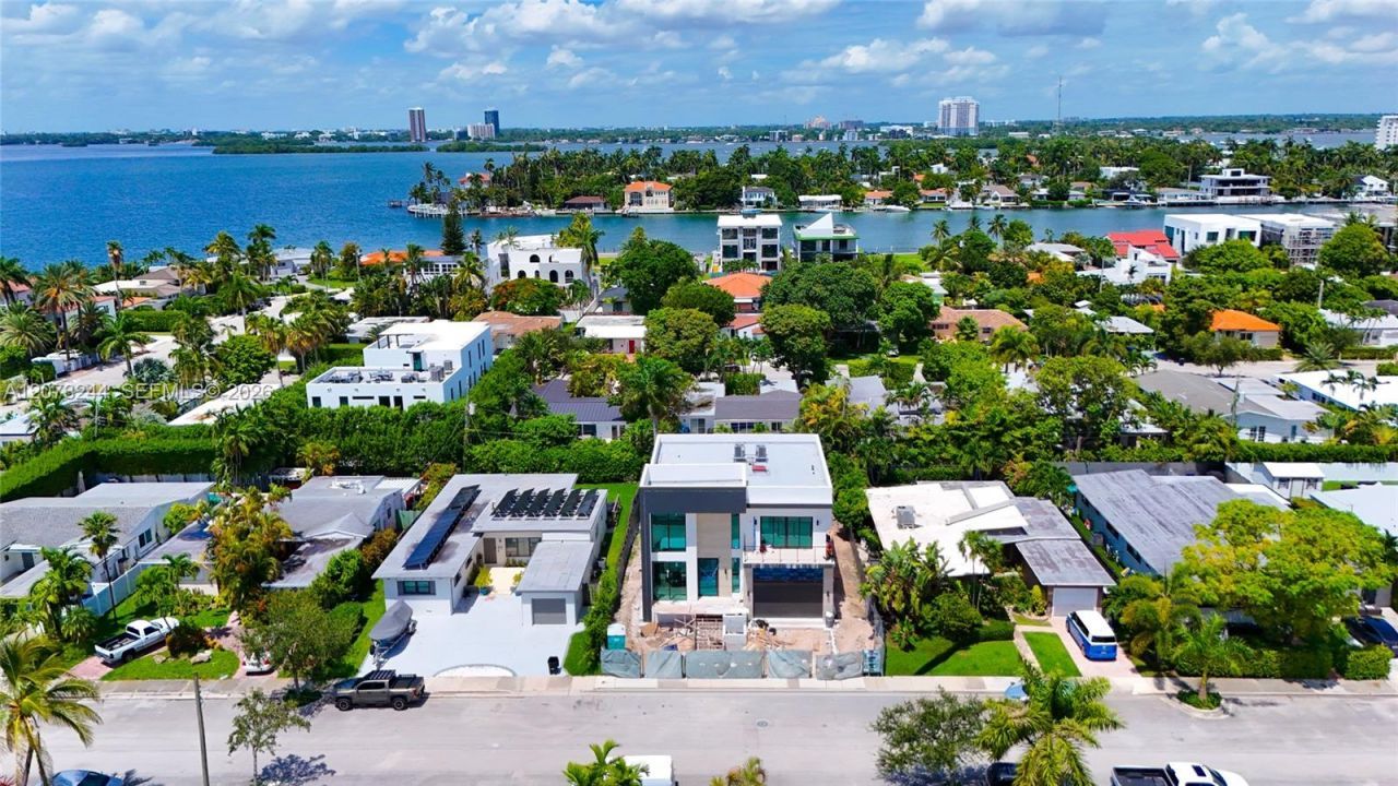 7516 Bounty Ave, North Bay Village, FL 33141 Photo