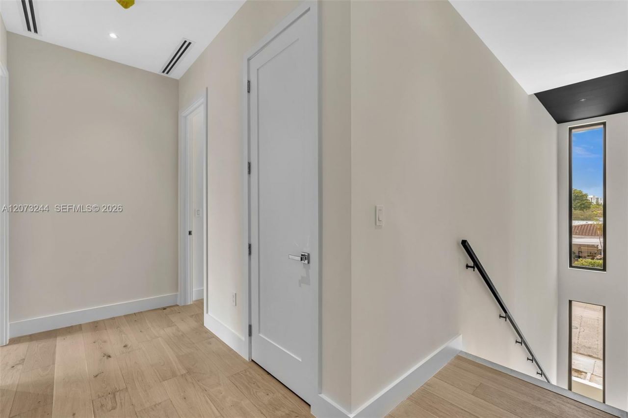 7516 Bounty Ave, North Bay Village, FL 33141 Photo