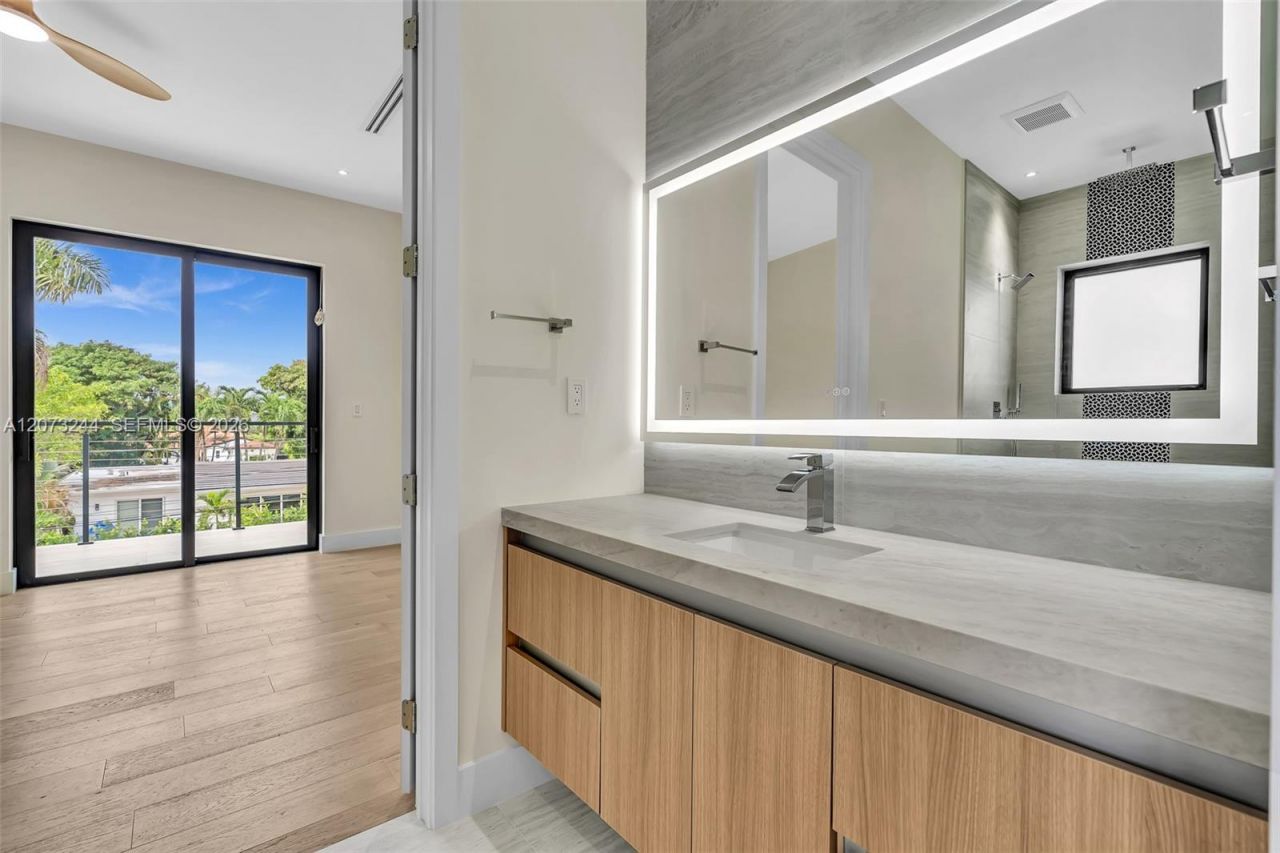 7516 Bounty Ave, North Bay Village, FL 33141 Photo