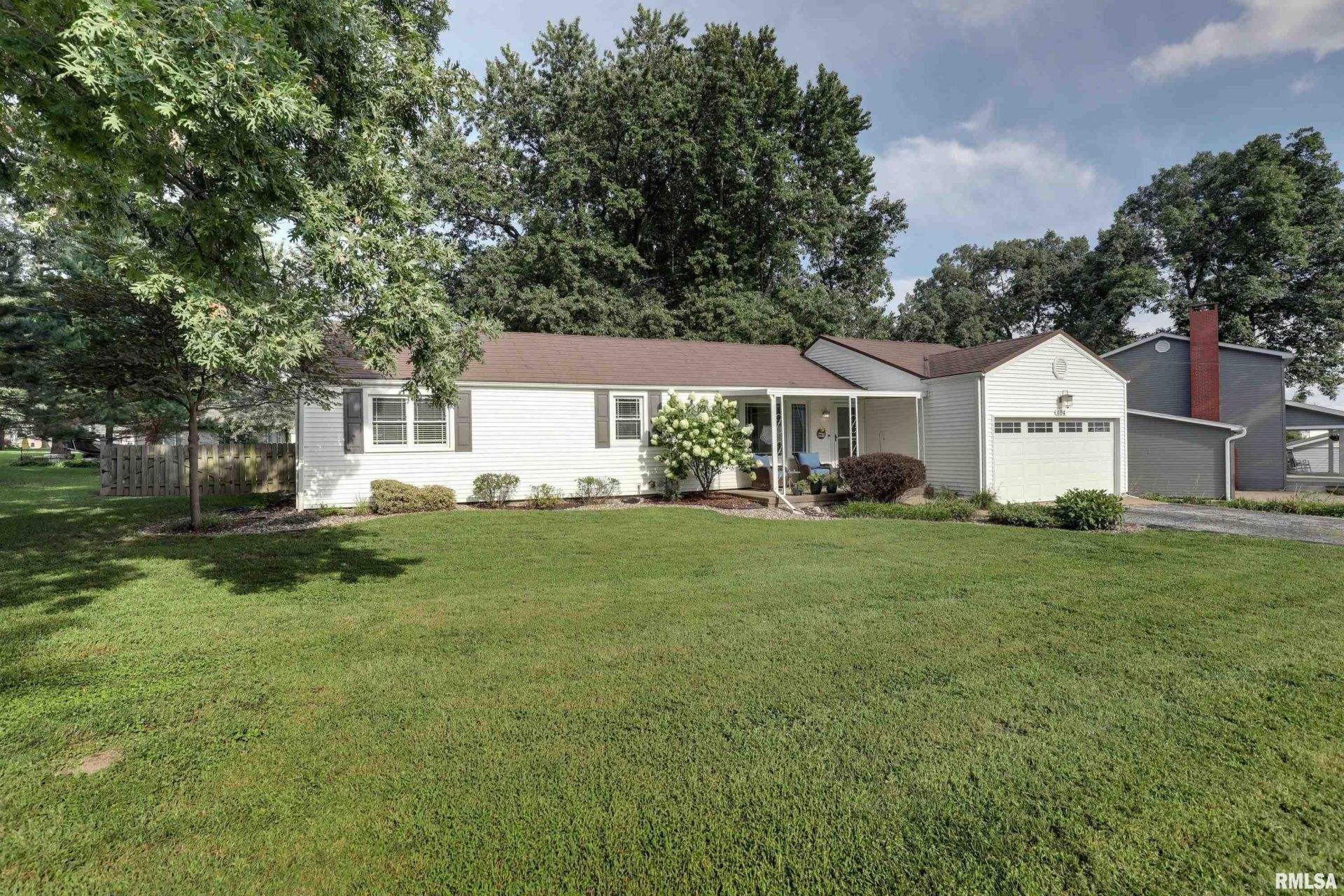 504 Hickory Grove Center, Quincy, IL 62305 Main Photo