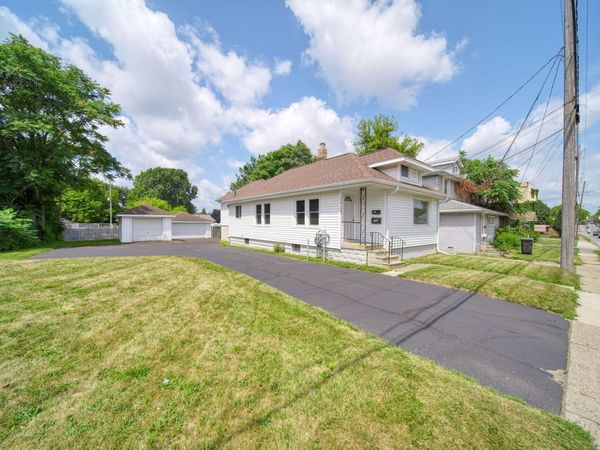 208 S Brown Street, Jackson, MI 49203