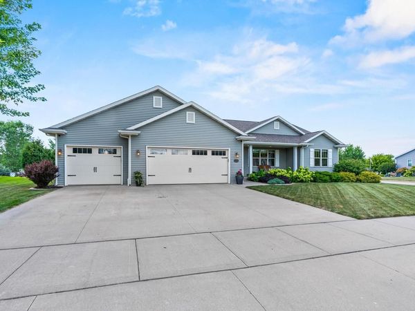 4301 FIELDCREST DRIVE, Kaukauna, WI 54130