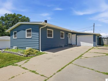 8340 Chestnut Lane, Lincoln, NE 68510