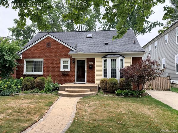 2124 Pembroke Road, Birmingham, Mi 48009