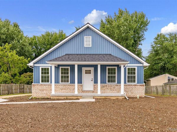 51707 Washington Street , New Baltimore, Mi 48047