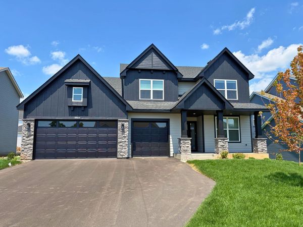 8864 Binder Way , Woodbury, MN 55129