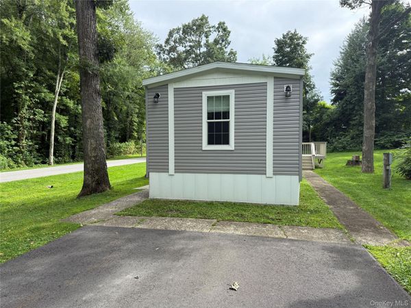 127 Woodcrest Drive , Modena, NY 12548