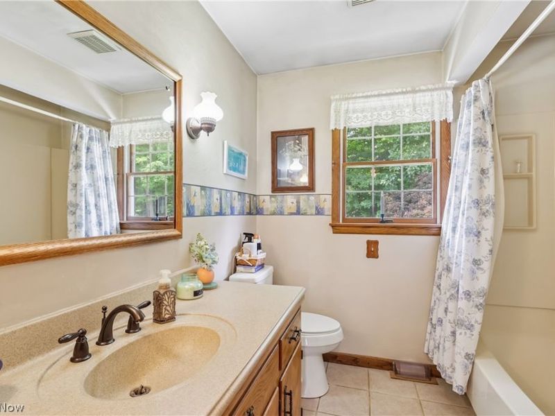 1458 Tamarisk Trail, Poland, OH 44514 Photo 17