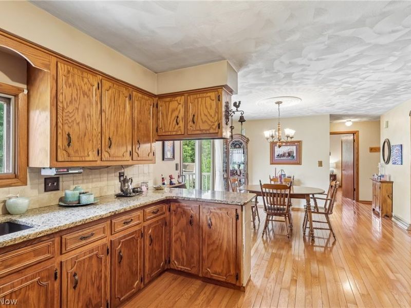 1458 Tamarisk Trail, Poland, OH 44514 Photo 6