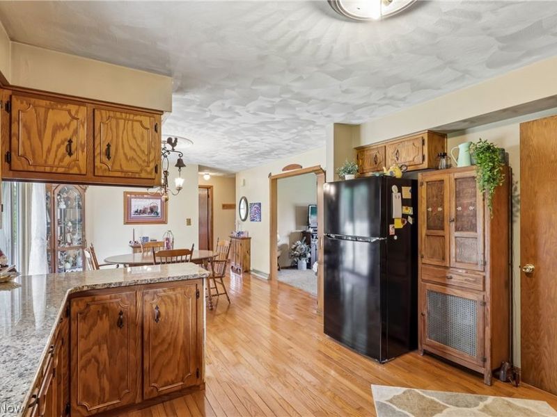 1458 Tamarisk Trail, Poland, OH 44514 Photo 7
