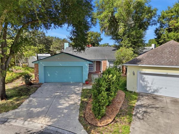 17 HIBISCUS COURT , EUSTIS, FL 32726