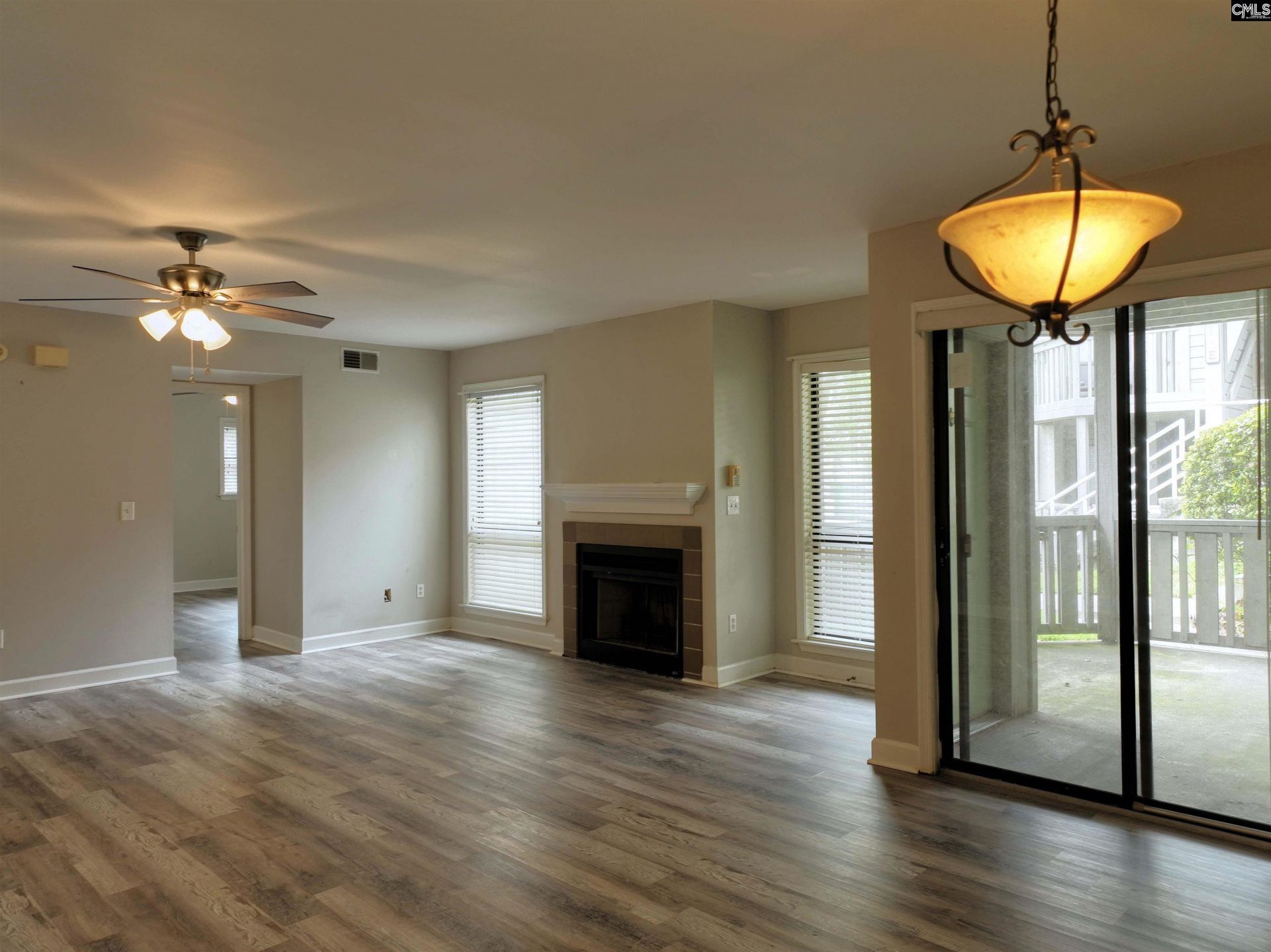 448 Deerwood Street  Photo 4