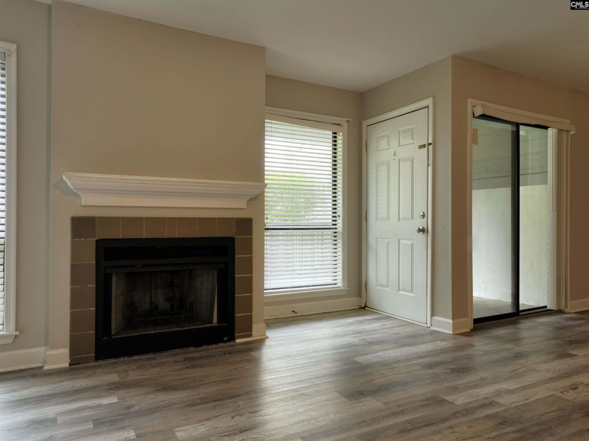 448 Deerwood Street  Photo 6