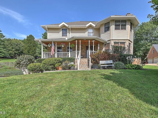818 Lizabeth Drive, Johnson City, TN 37604