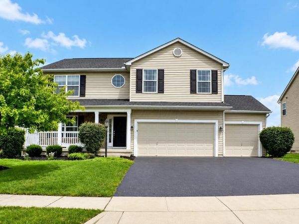 340 Enos Loomis Street , Pataskala, OH 43062