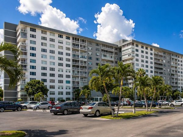 3800 Hillcrest Dr, Unit 315, Hollywood, FL 33021