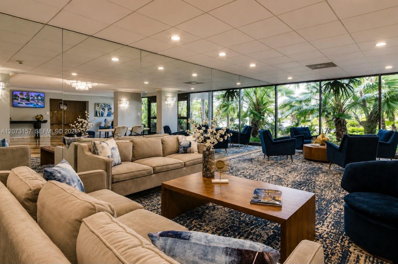 3800 Hillcrest Dr, Unit 315, Hollywood, FL 33021 Photo